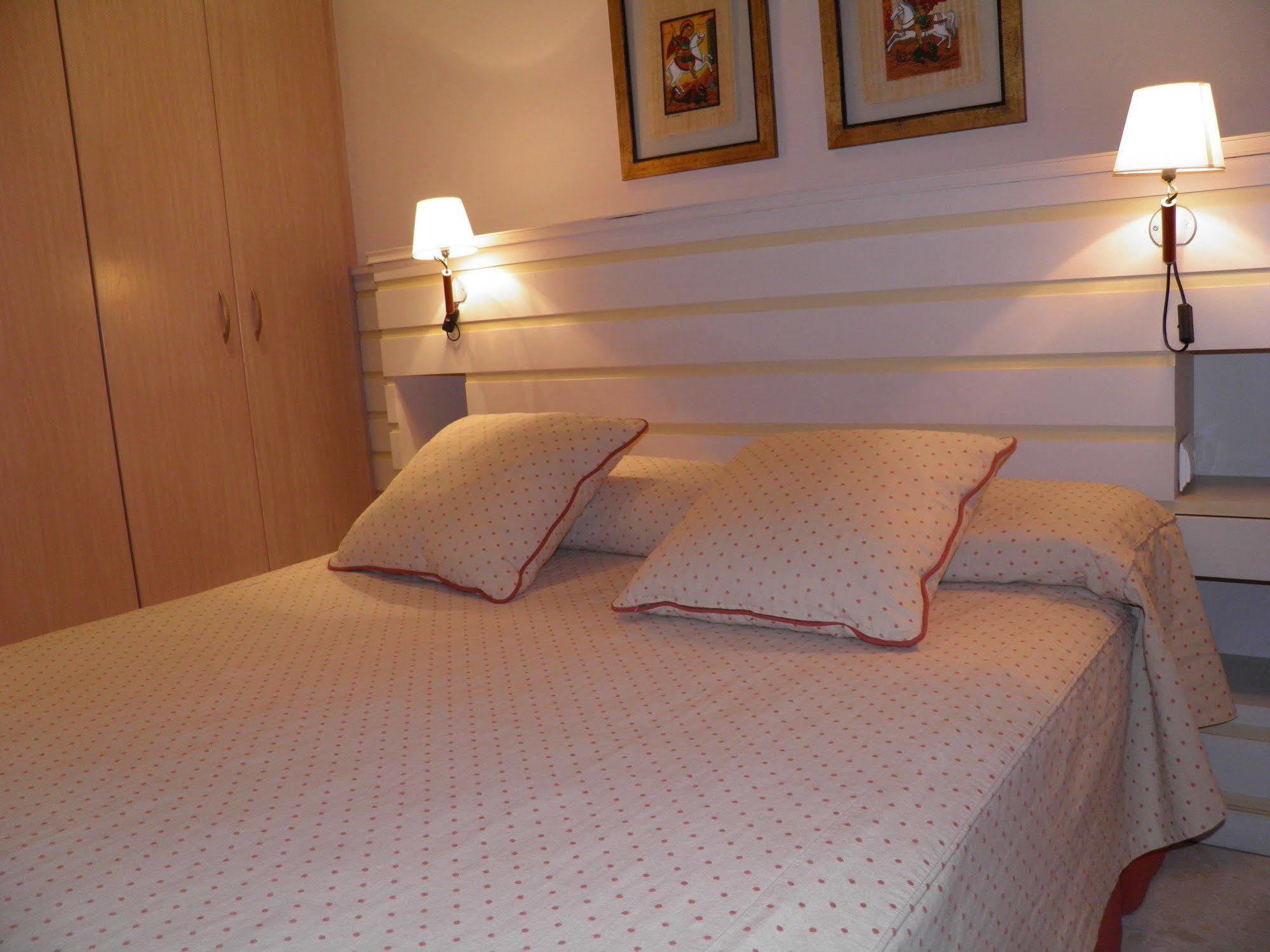 Apartaments St. Jordi Comtal Barcelona Luaran gambar